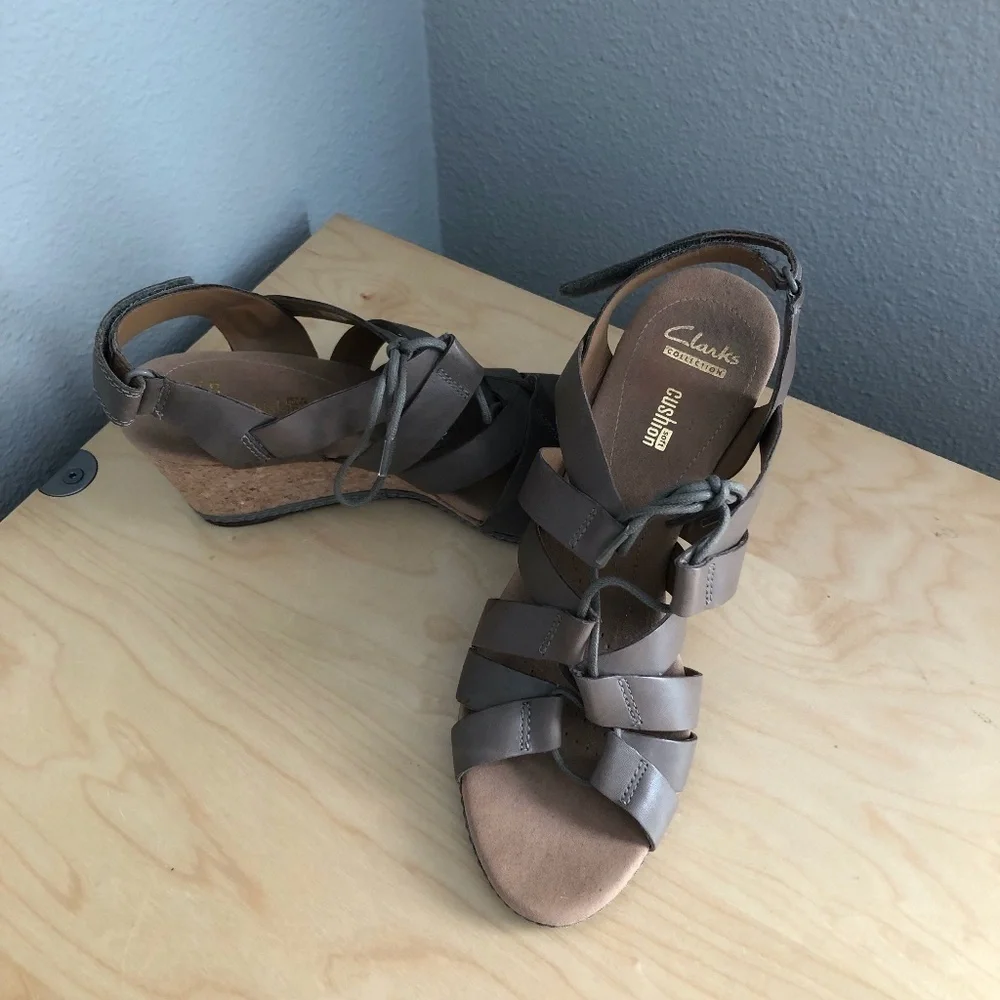 CLARKS Collection Helio Mendin Cork Wedges Women's size 10 Gray & Tan Lace Up